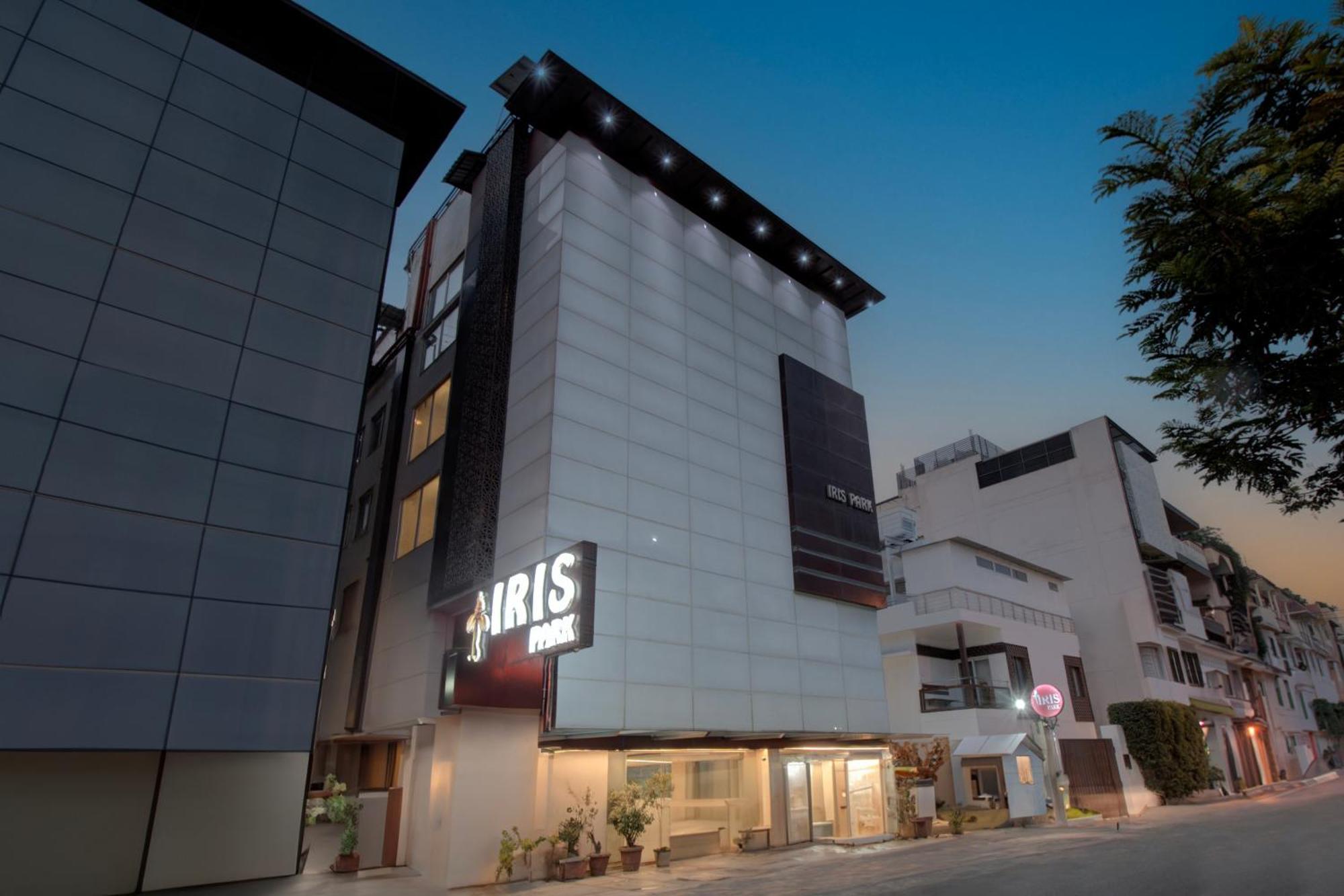 Iris Park Hotel ニューデリー エクステリア 写真